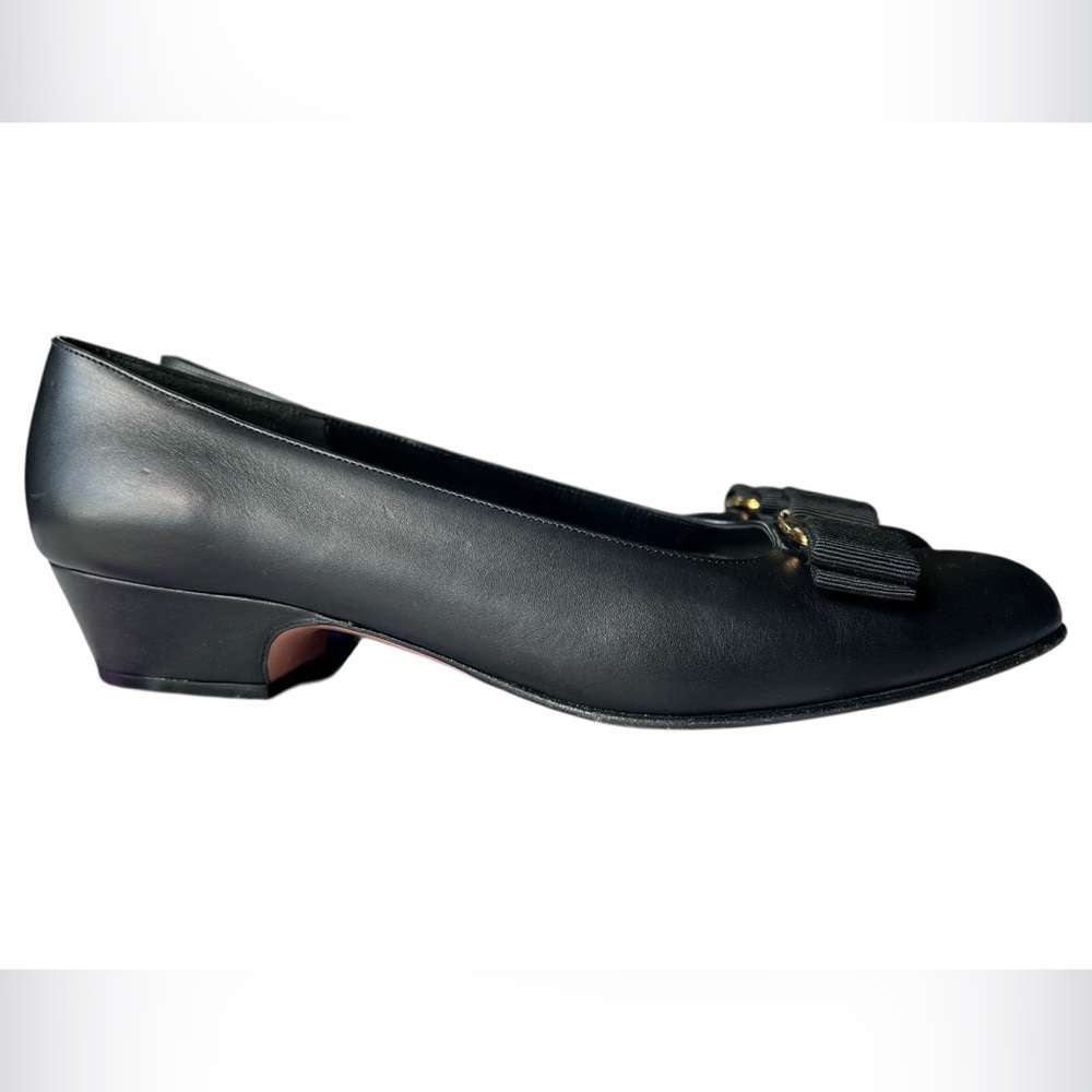 Salvatore Ferragamo Vara Black Leather Bow Pumps Slip On Heels Women’s Size 7.5 - Picture 6 of 16